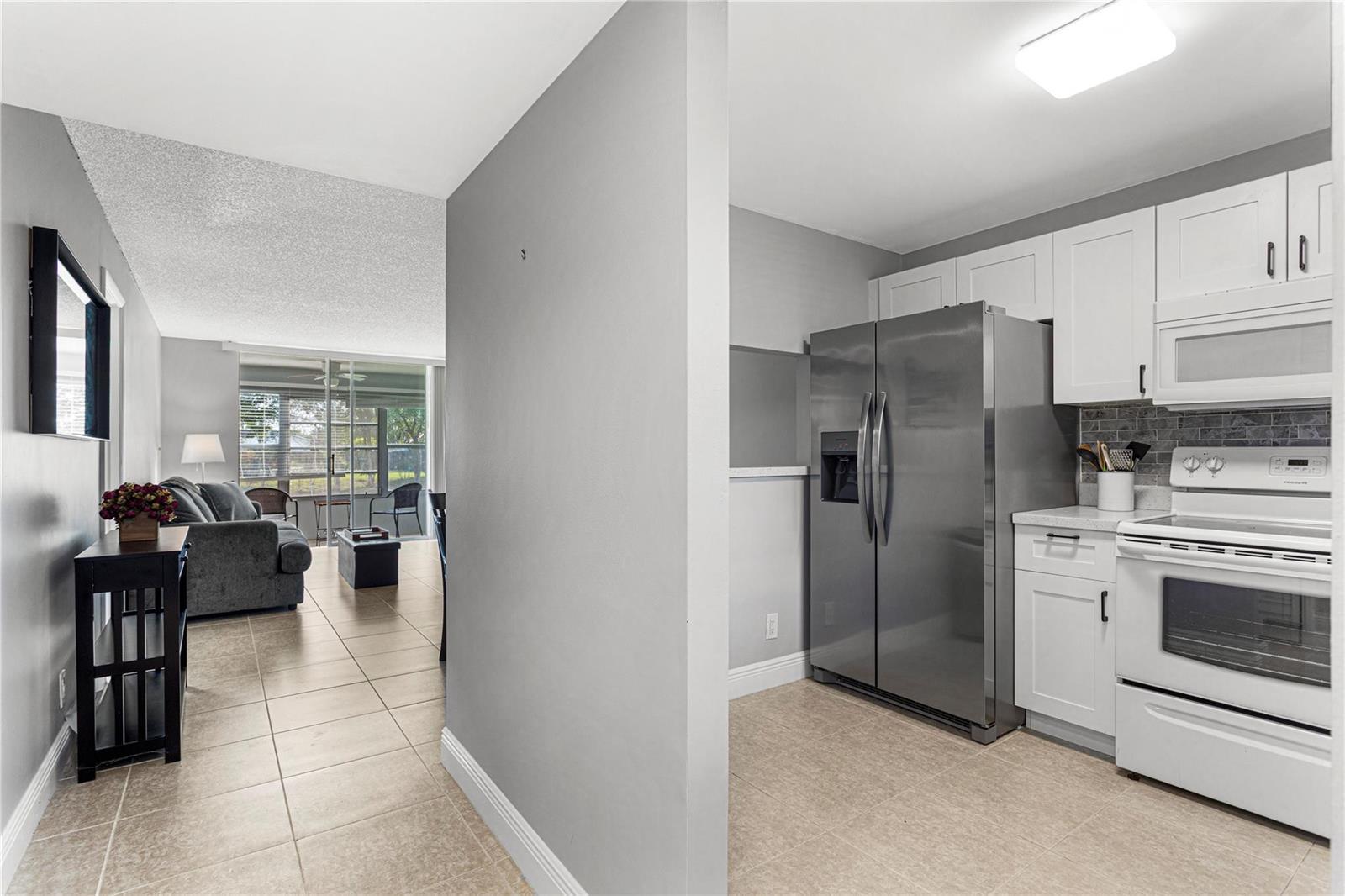9700 Sunrise Lakes Boulevard # 101, Sunrise FL 33322 photo 4