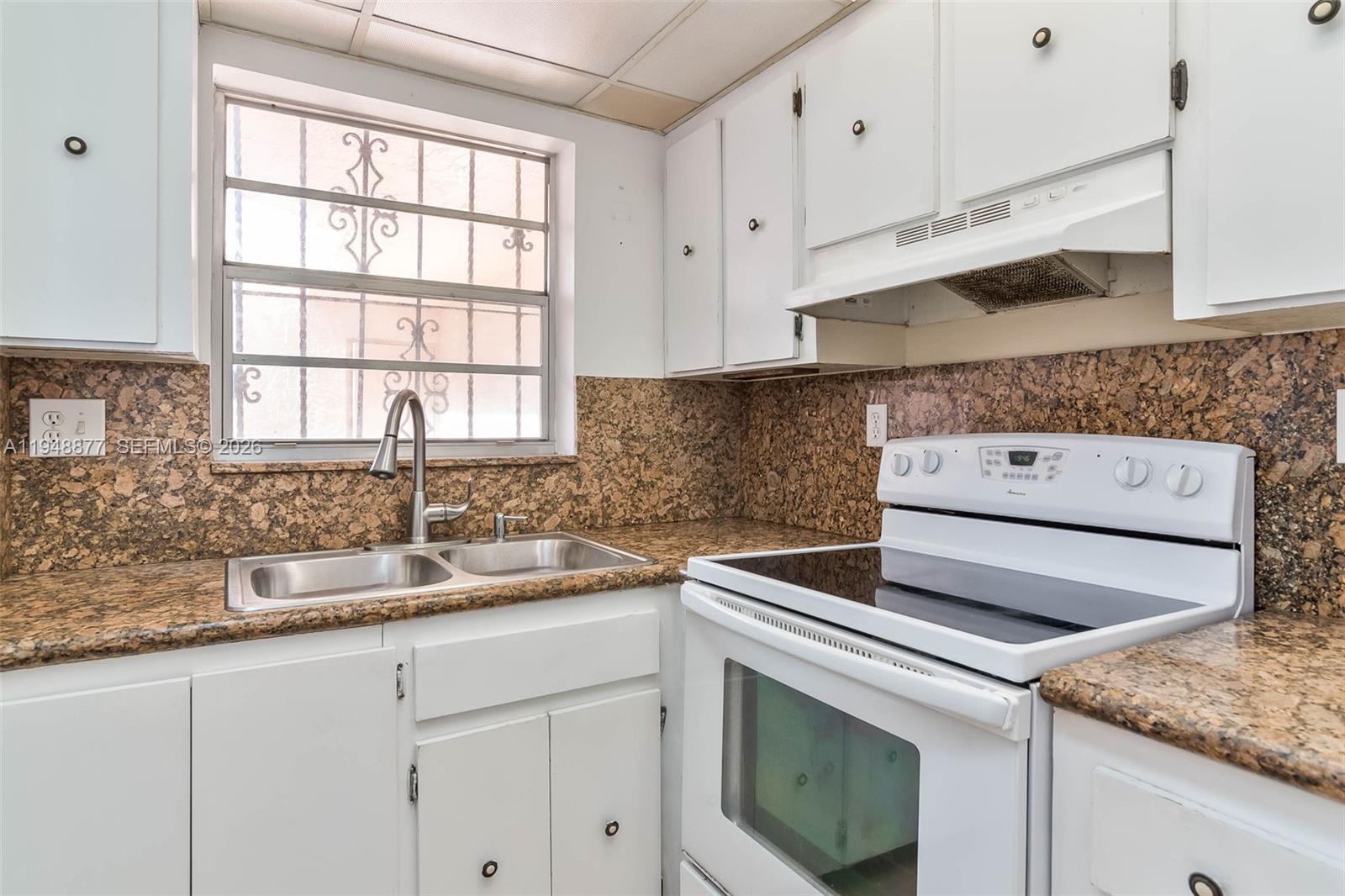 8895 Fontainebleau Blvd # 407, Miami FL 33172 photo 4
