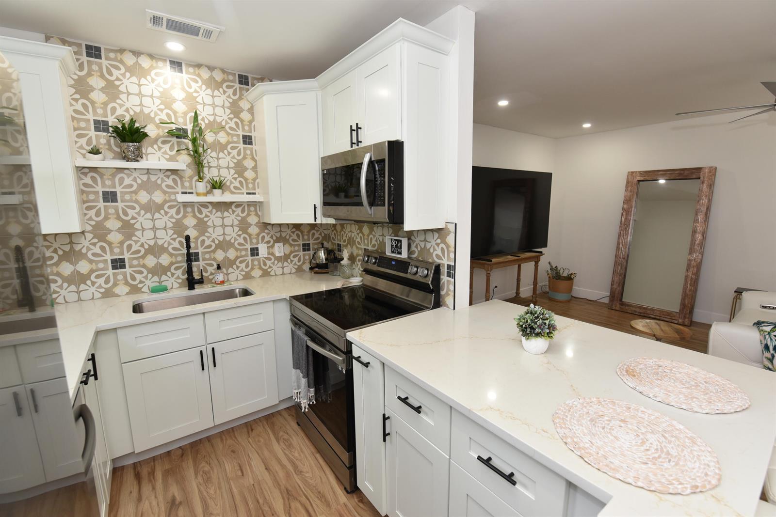 112 Salisbury, West Palm Beach FL 33417 photo 2