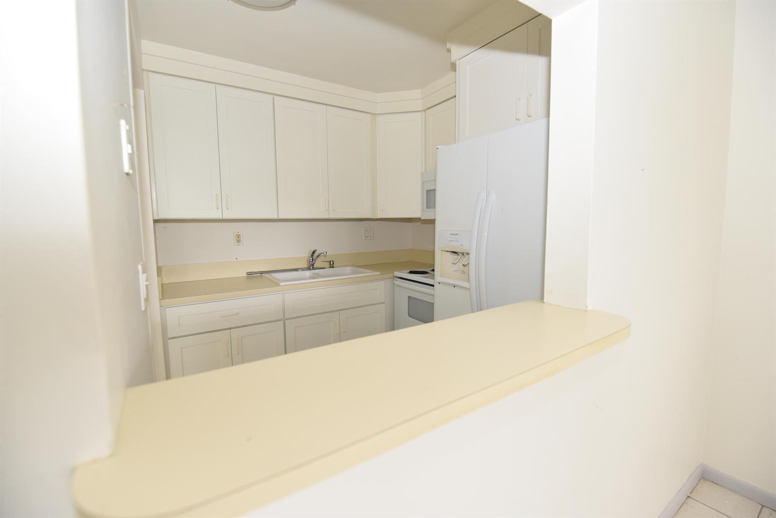 164 Andover G, West Palm Beach FL 33417 photo 2
