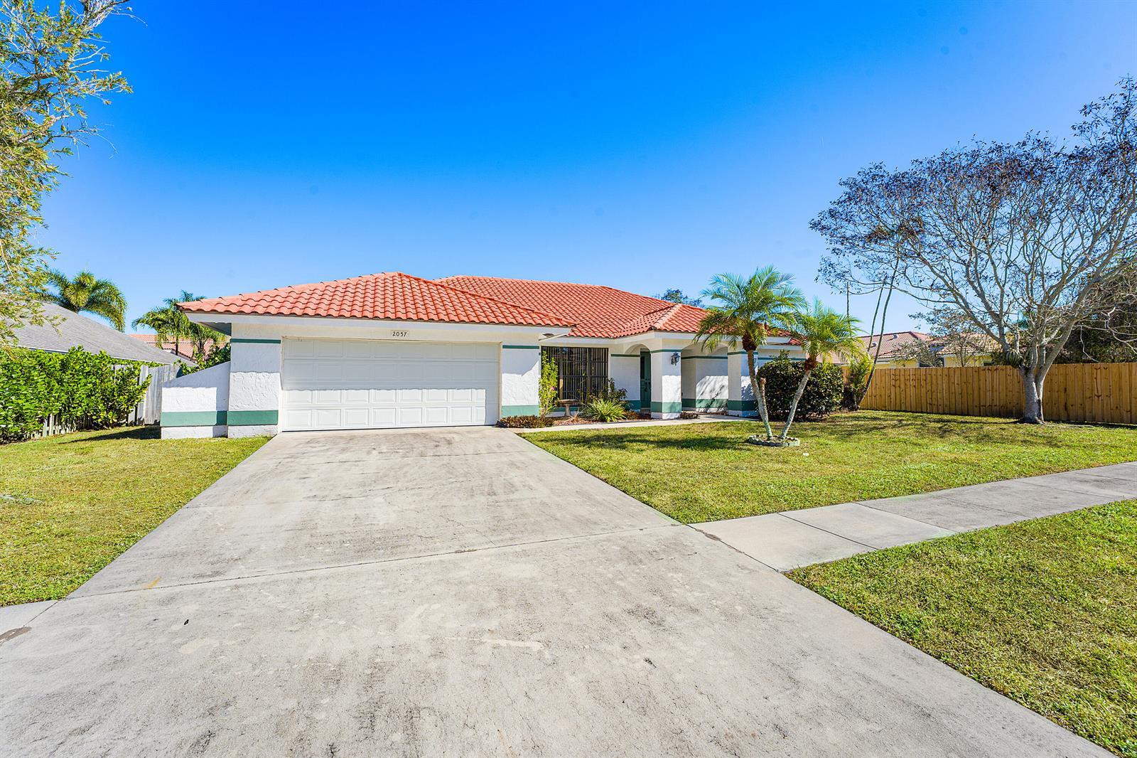 2057 Amesbury Circle, Wellington FL 33414 photo 2