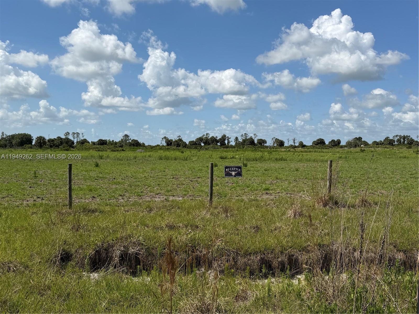 27325 NW 72, Okeechobee FL 34972 photo 2