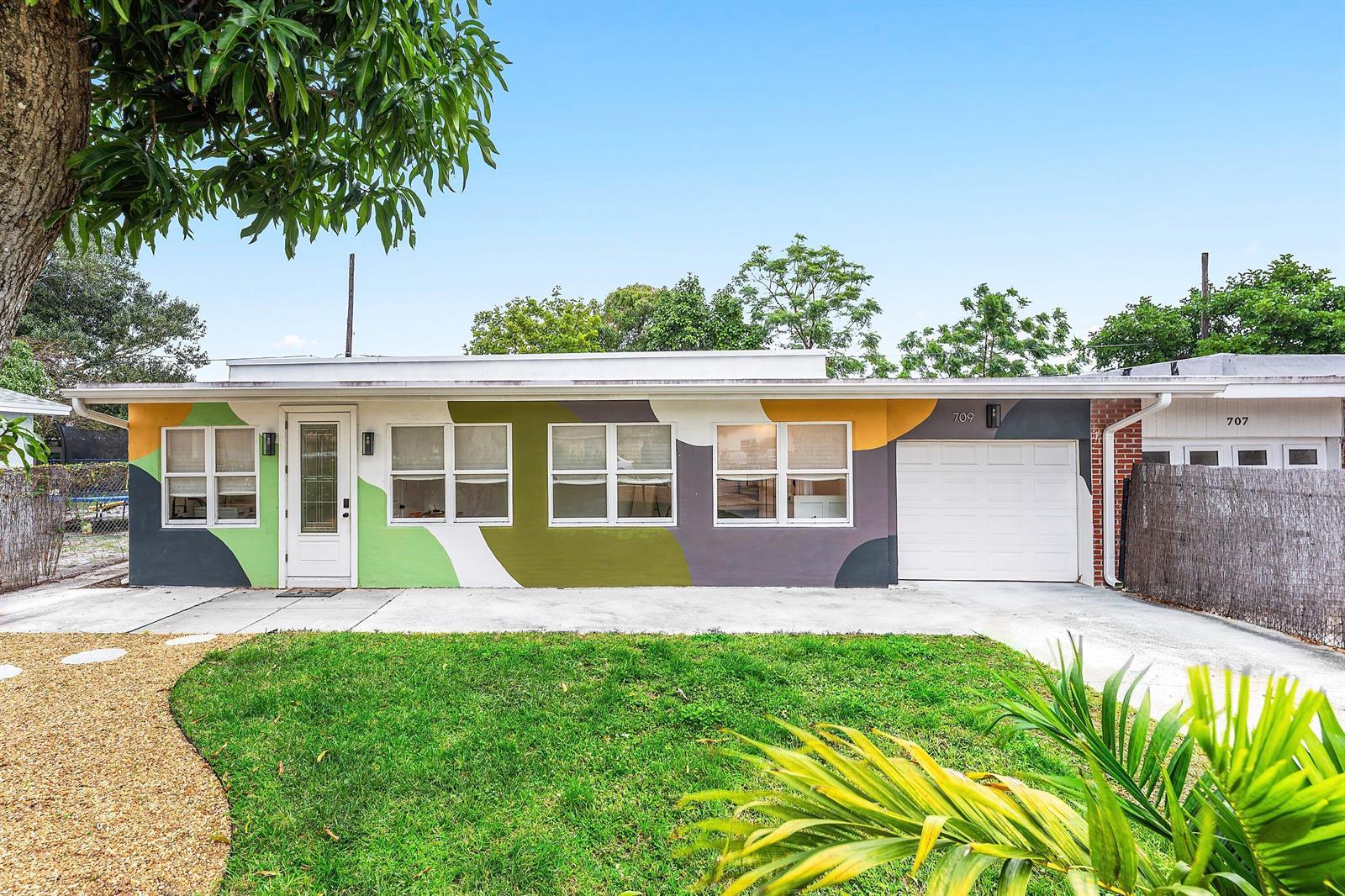 709 SW 9th Court, Delray Beach FL 33444