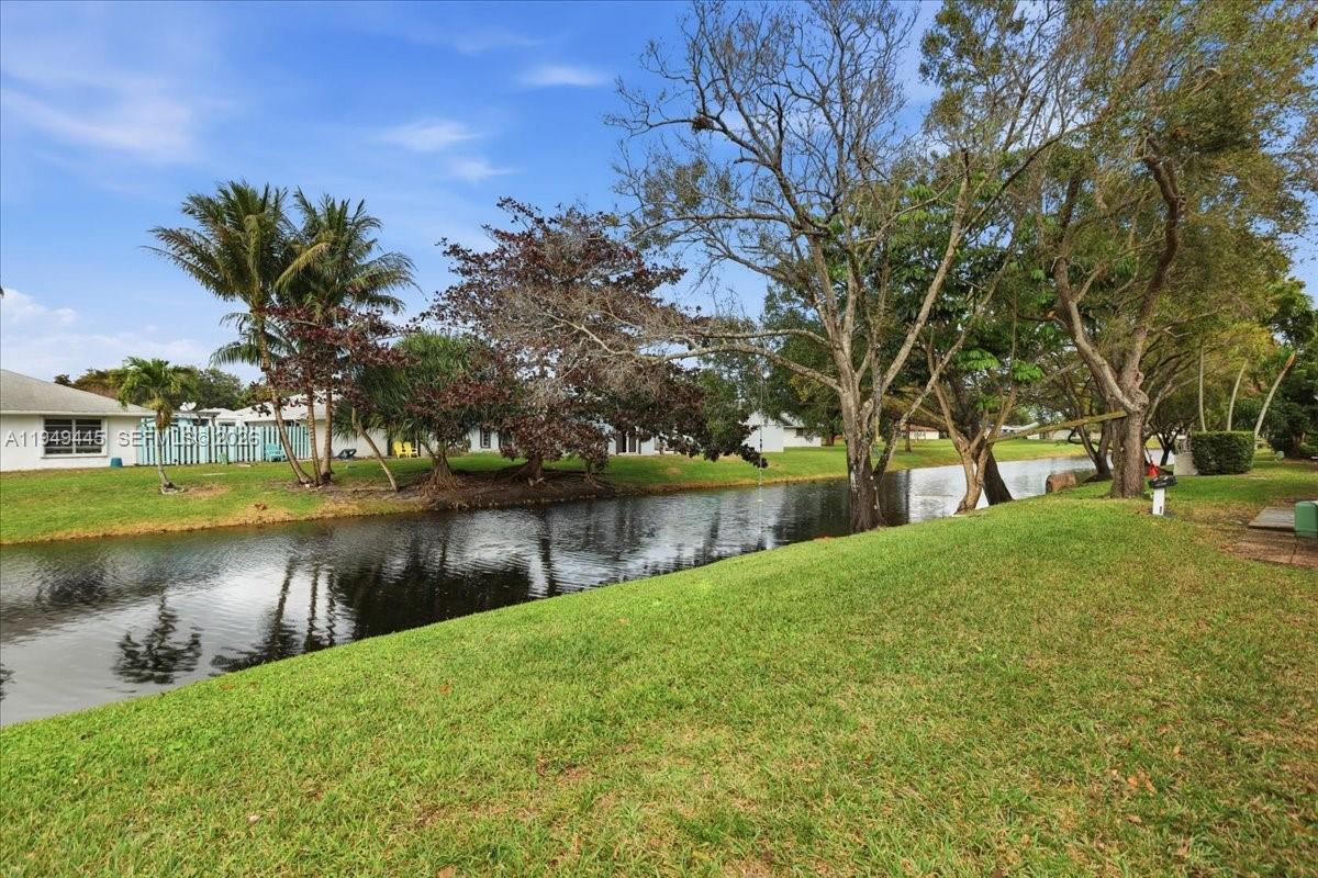 8615 Bridle Path Ct, Davie FL 33328 photo 3