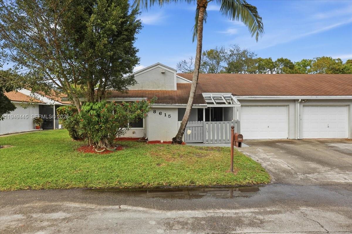 8615 Bridle Path Ct, Davie FL 33328