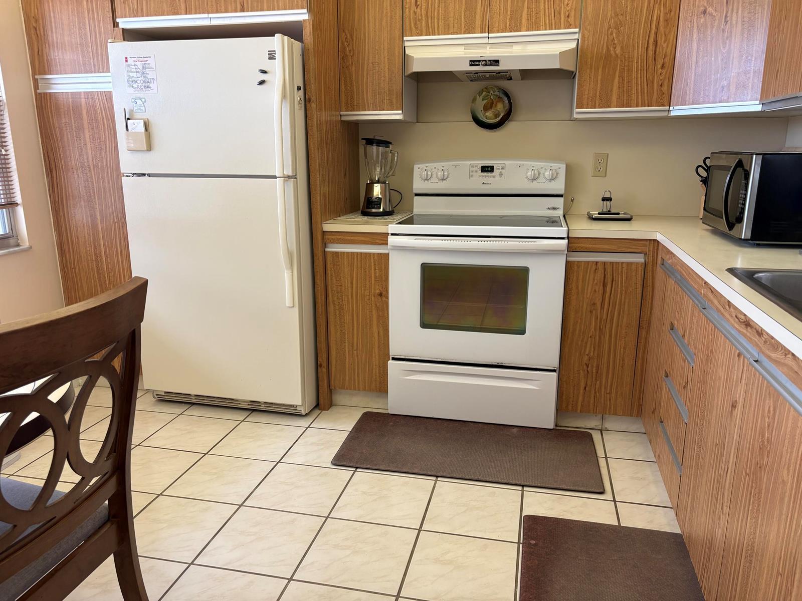 2202 Lucaya Bend # G4, Coconut Creek FL 33066 photo 2