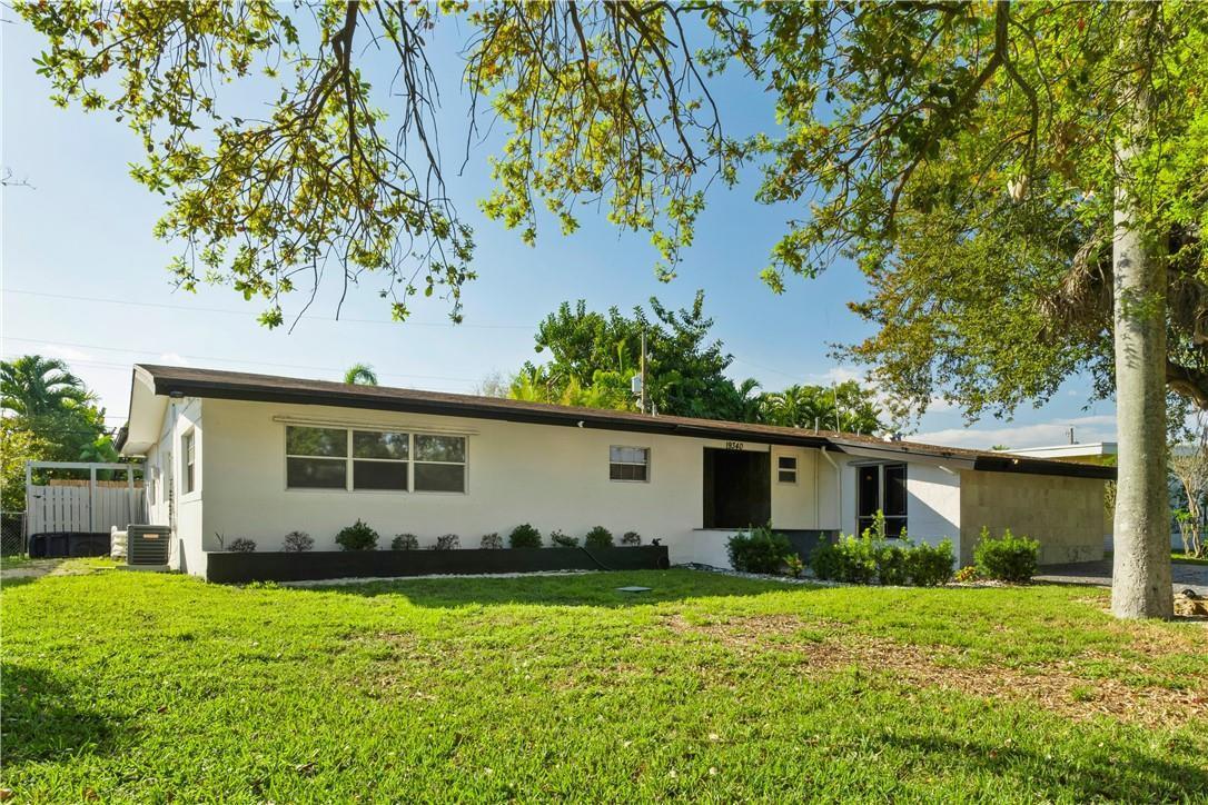 19340 NE 19 Avenue, North Miami Beach FL 33179 photo 4