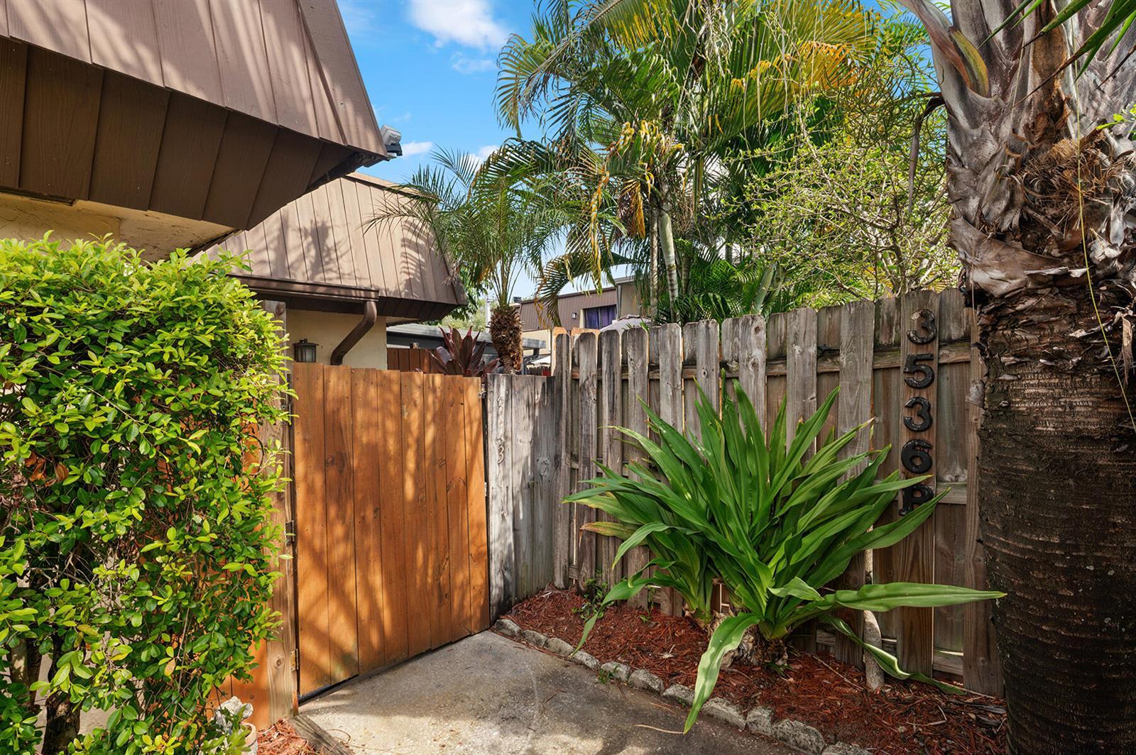 3536 Gardens Drive E # B, Palm Beach Gardens FL 33410