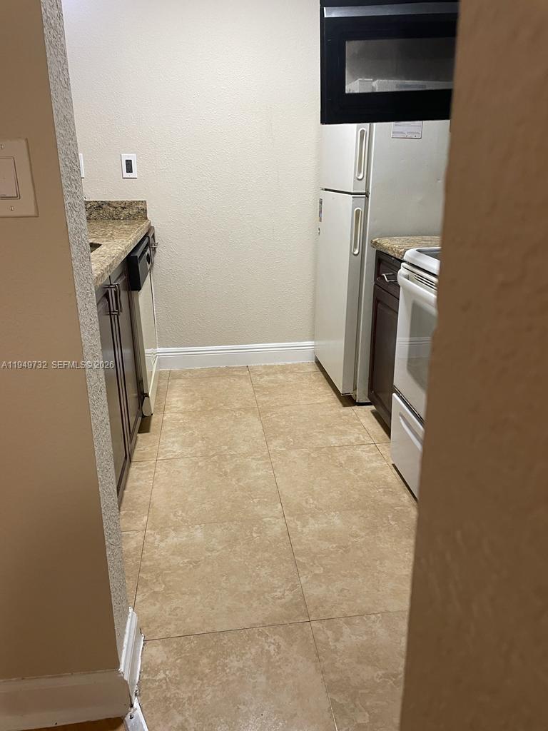 7075 NW 186th St # C505, Hialeah FL 33015 photo 3