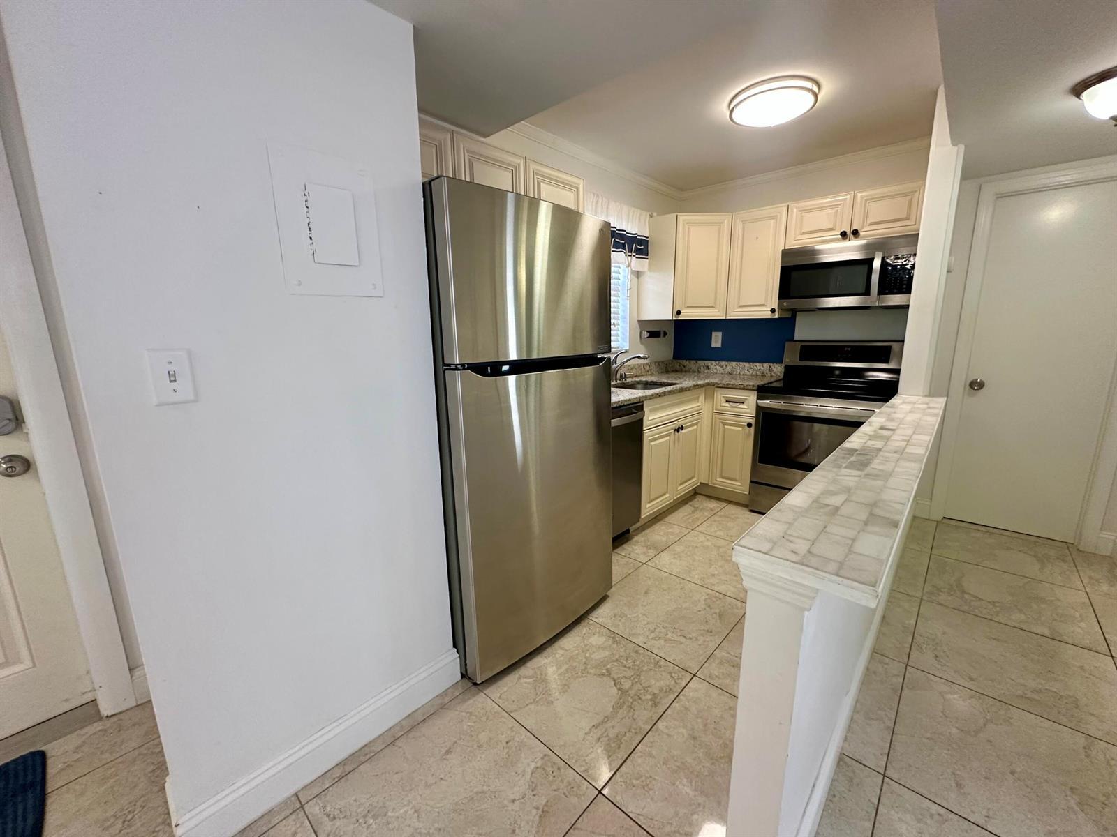1810 New Palm Way # 417, Boynton Beach FL 33435 photo 2