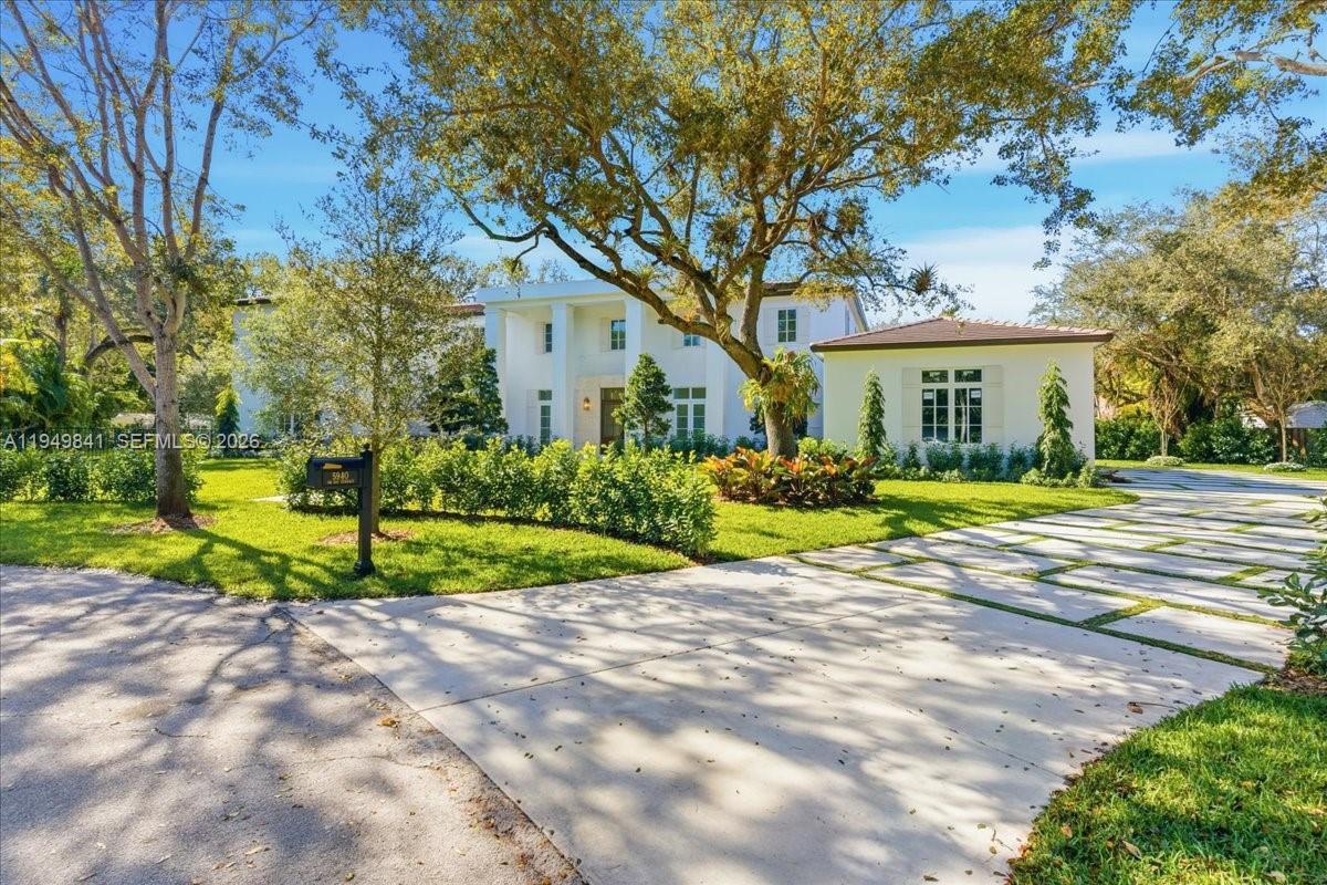5940 SW 100th Ter, Pinecrest FL 33156 photo 2