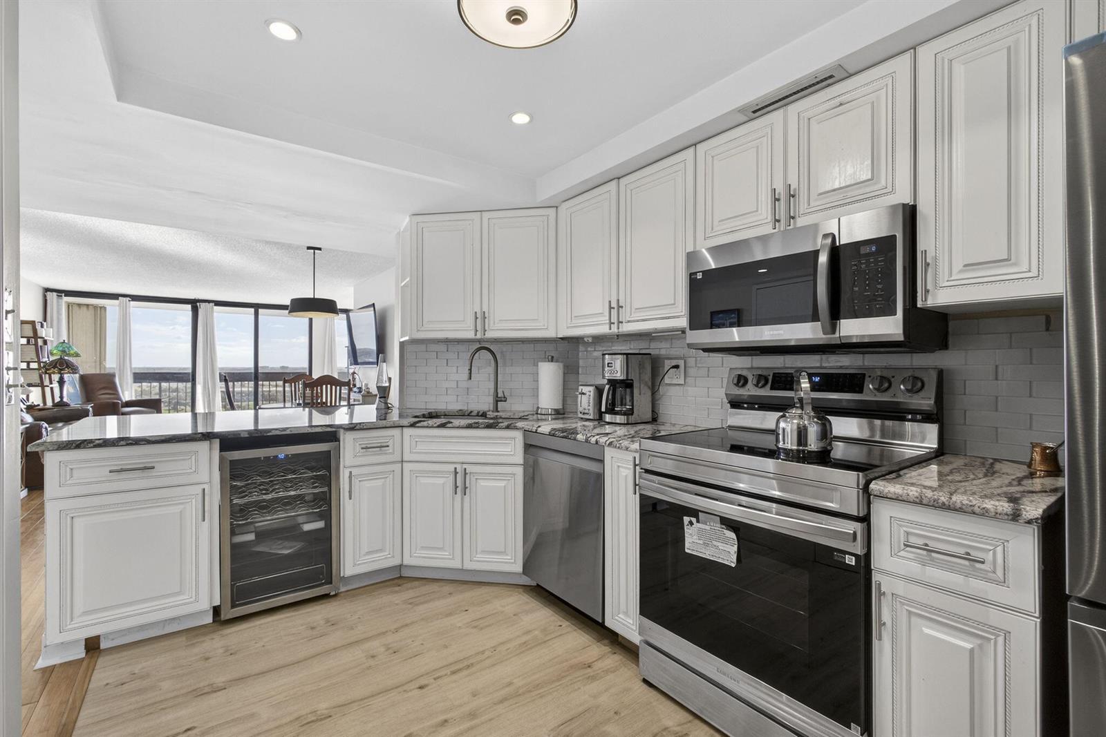 2400 Presidential Way # 1606, West Palm Beach FL 33401 photo 2