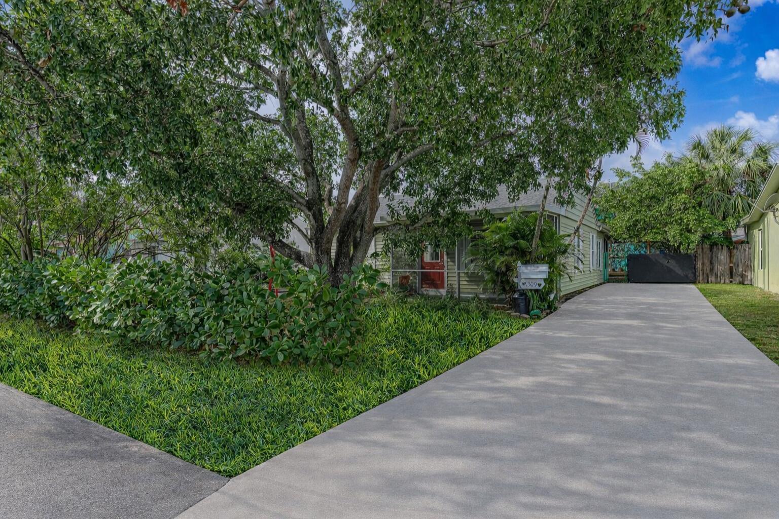 1509 N N Street, FL 33460 photo 3