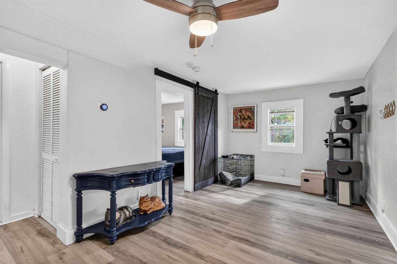 618 S Pine Street, FL 33460 photo 3