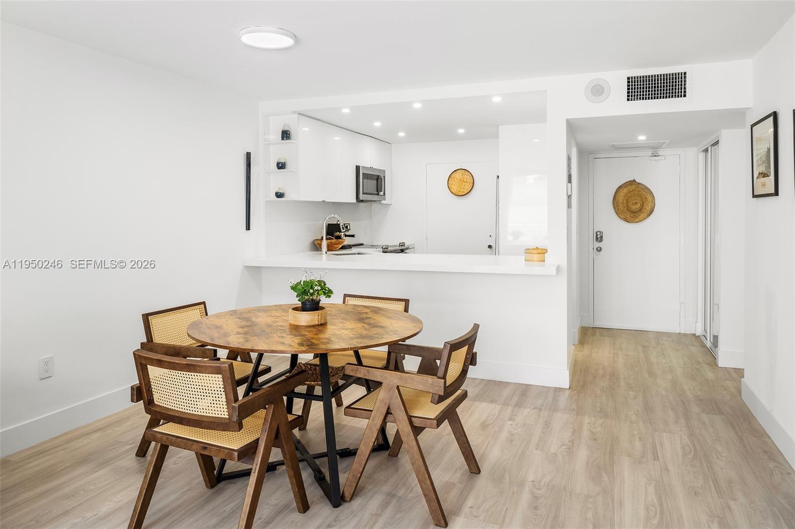 345 Ocean Dr # 610, Miami Beach FL 33139 photo 4