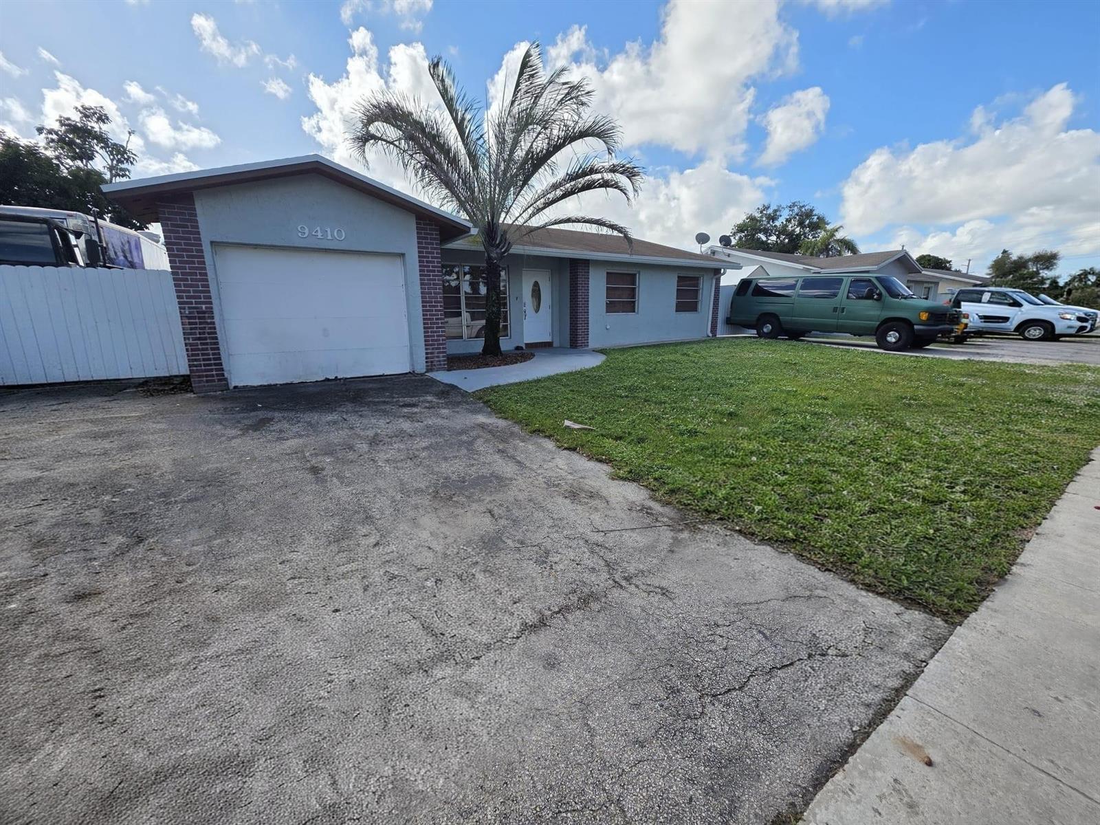 9410 NW 14th Street, Pembroke Pines FL 33024