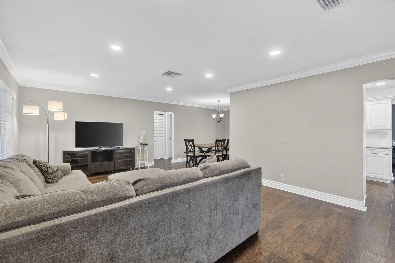 7101 NW 98th Terrace, Tamarac FL 33321 photo 5