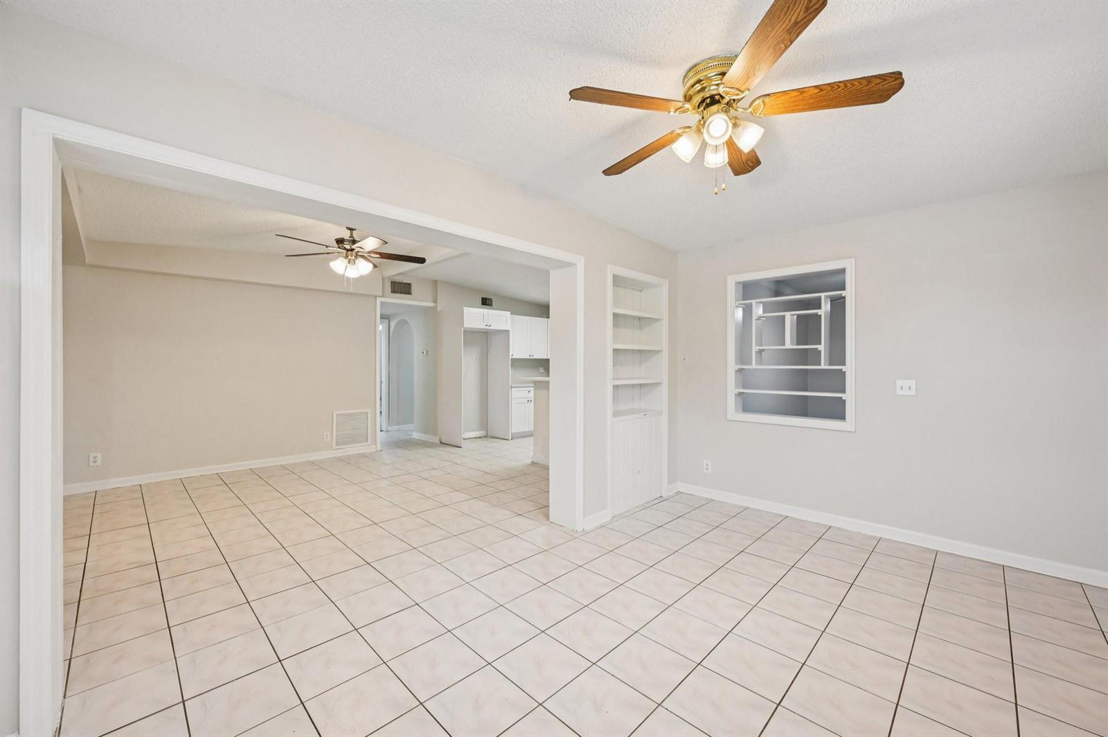 5618 Cinnamon Drive, West Palm Beach FL 33415 photo 3
