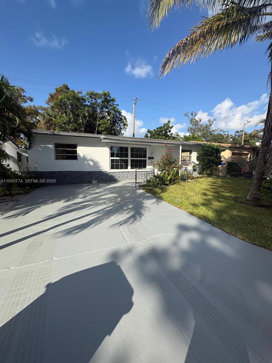 6311 SW 8th St, North Lauderdale FL 33068 photo 2