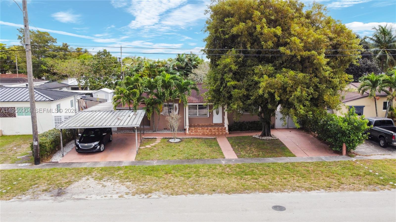 5431 W 2nd Ave, Hialeah FL 33012 photo 2