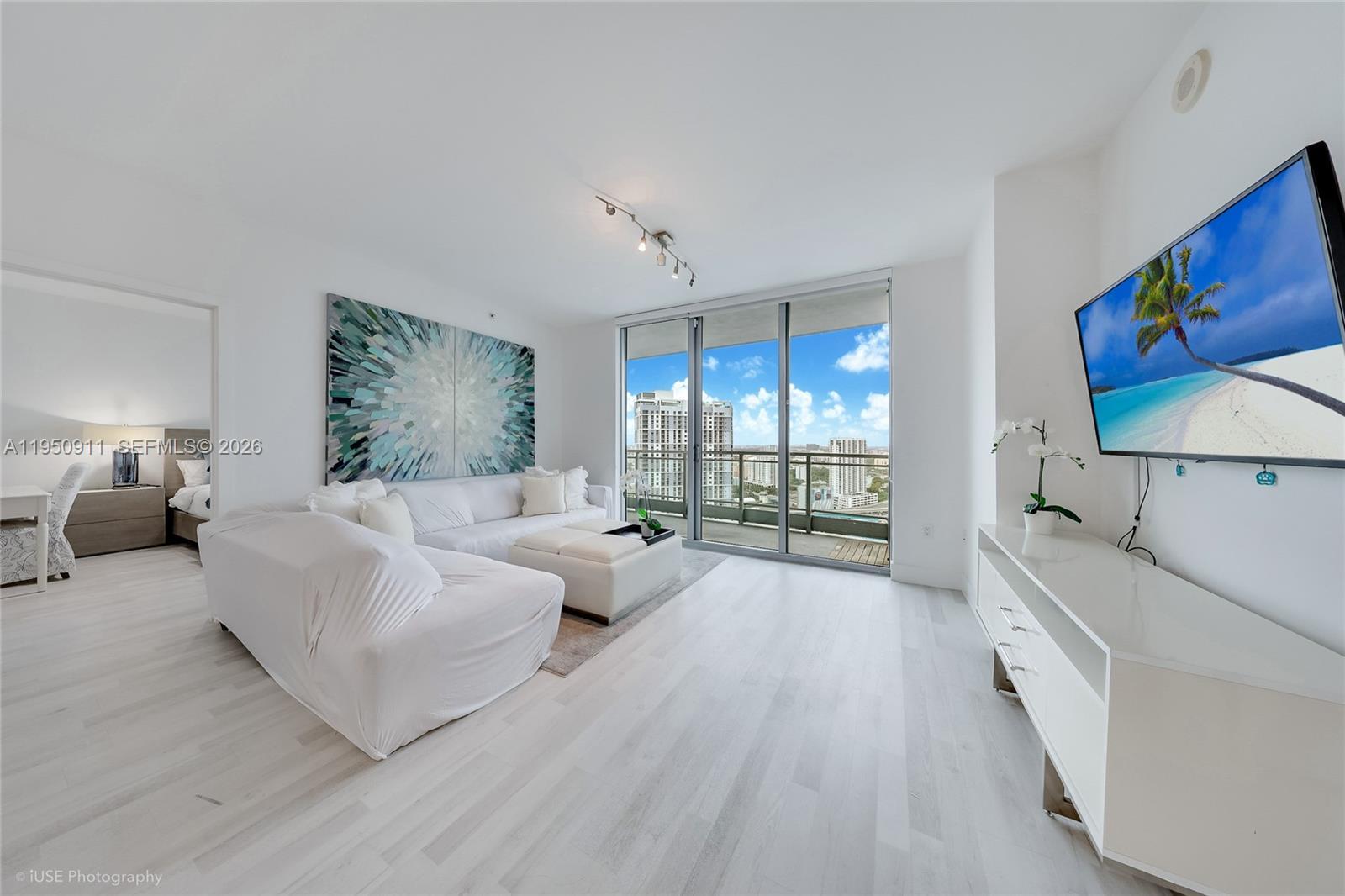 90 SW 3rd St # 3109, Miami FL 33130 photo 2