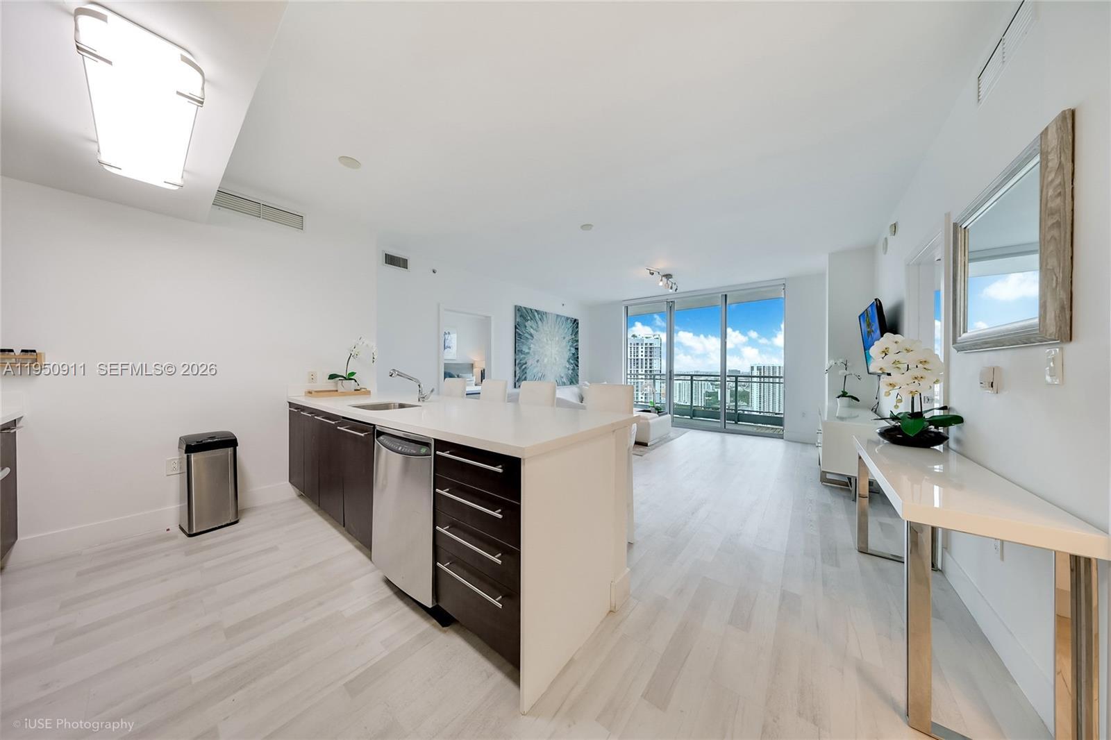 90 SW 3rd St # 3109, Miami FL 33130 photo 4