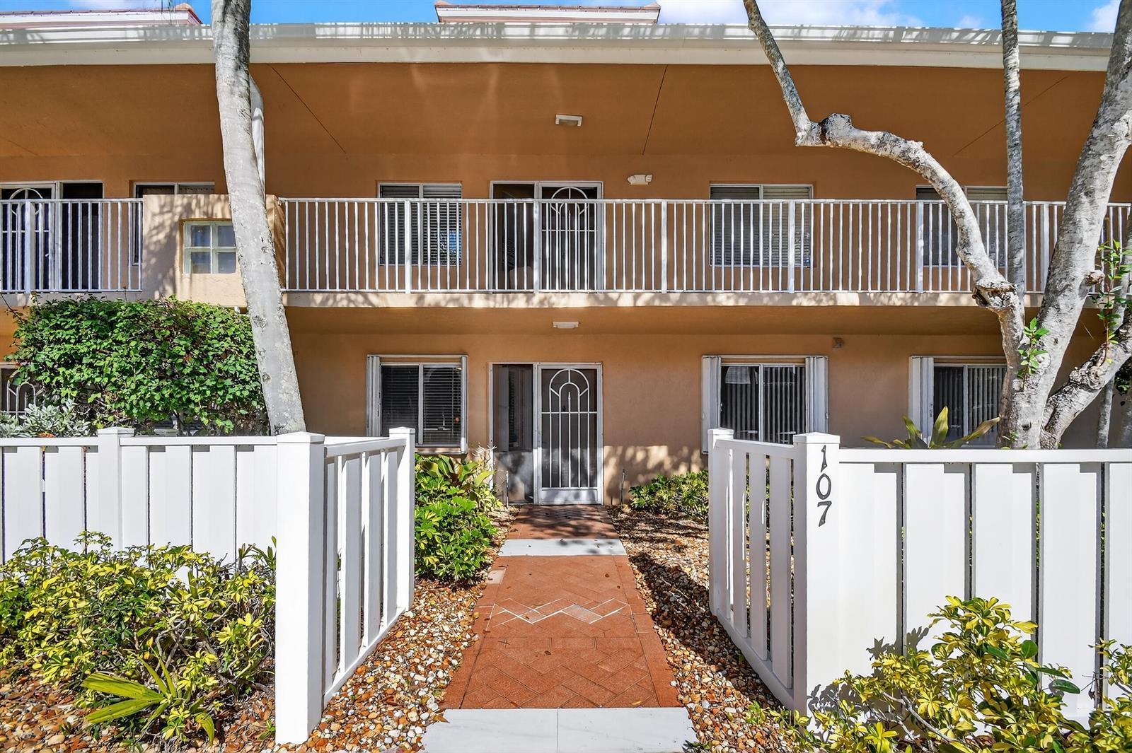 5951 Regal Glen Drive # 107, Boynton Beach FL 33437