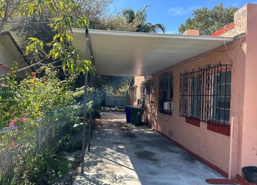 1328 NW 31st St, Miami FL 33142 photo 2