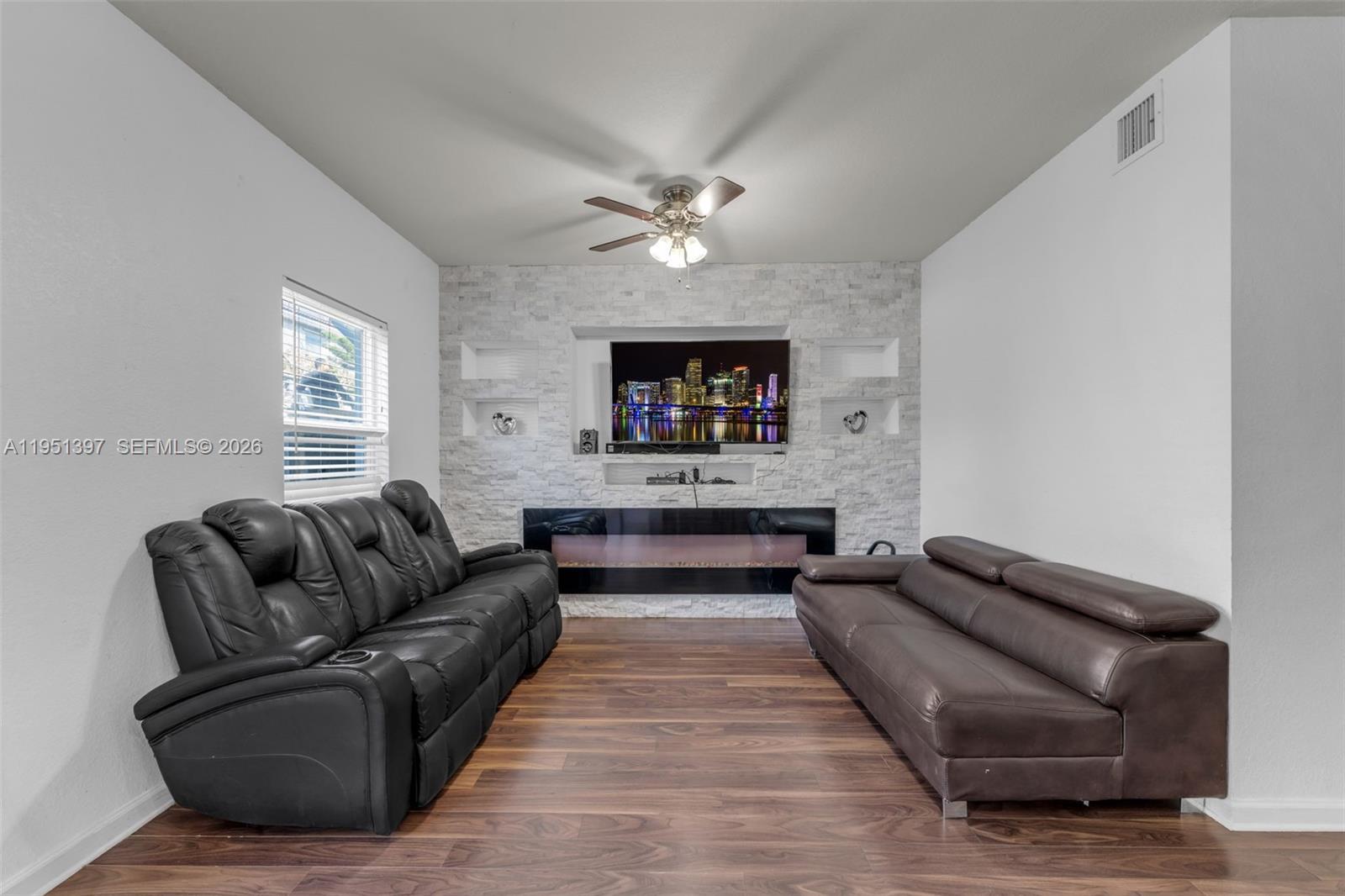 22412 SW 89th Ave, Cutler Bay FL 33190 photo 4