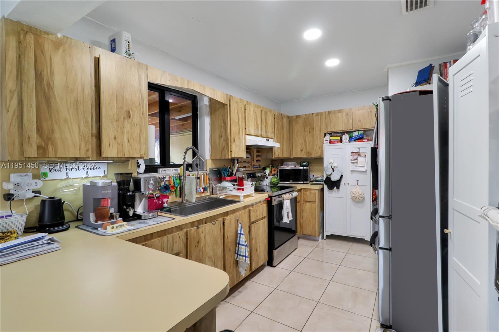3529 W 14th Ln, Hialeah FL 33012 photo 5