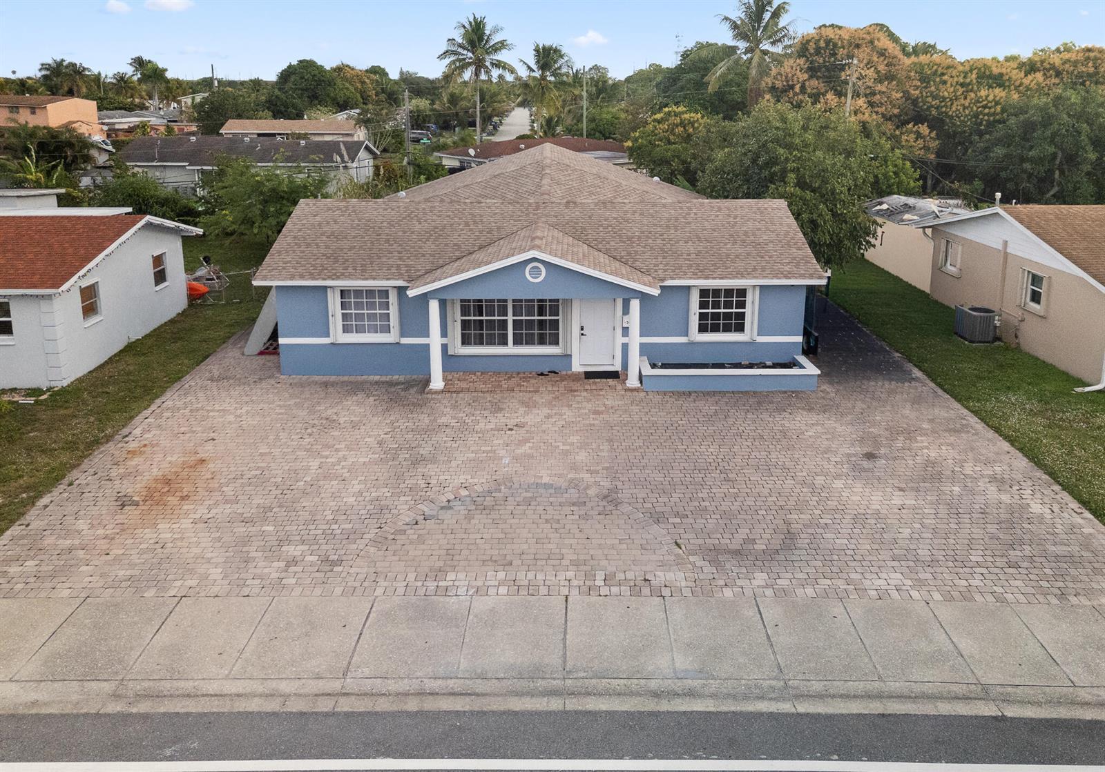 5772 N Haverhill Road N, West Palm Beach FL 33407 photo 3