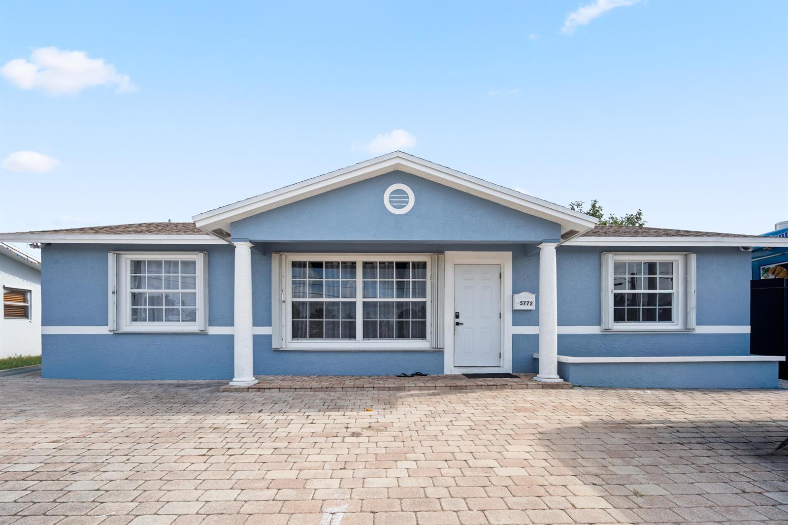 5772 N Haverhill Road N, West Palm Beach FL 33407