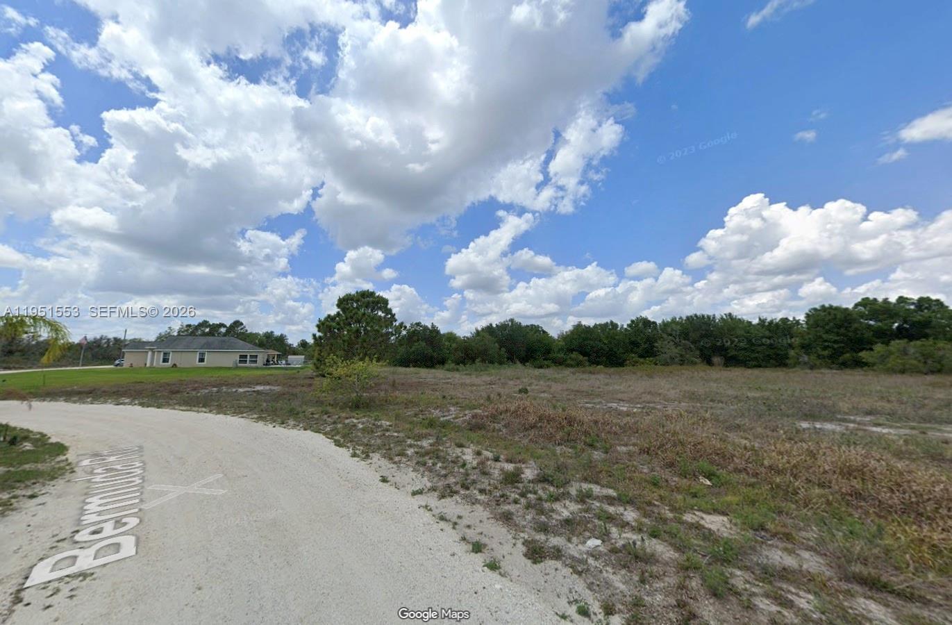 1906 W Bermuda Rd, Avon Park FL 33825 photo 2