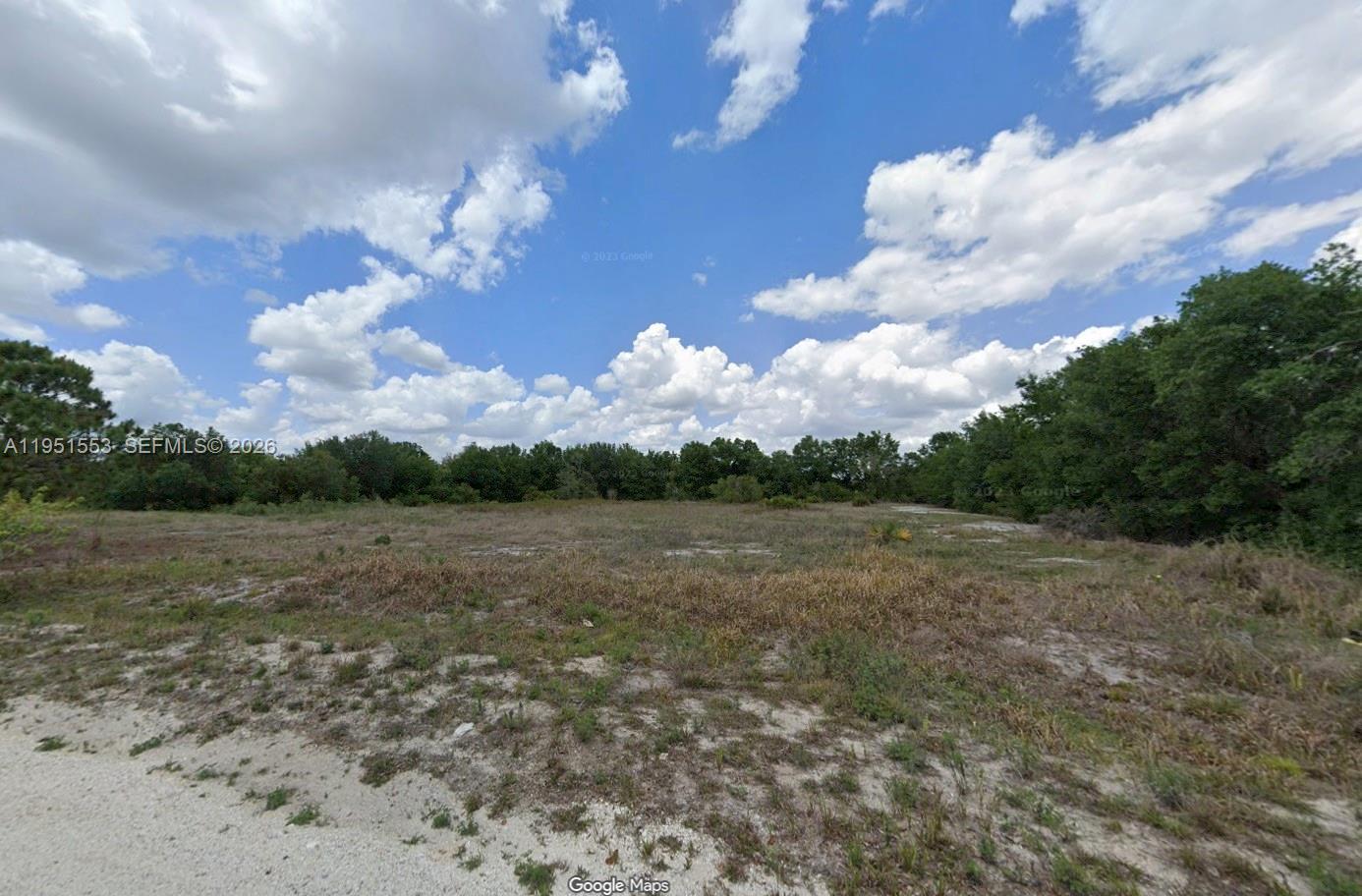 1906 W Bermuda Rd, Avon Park FL 33825 photo 5