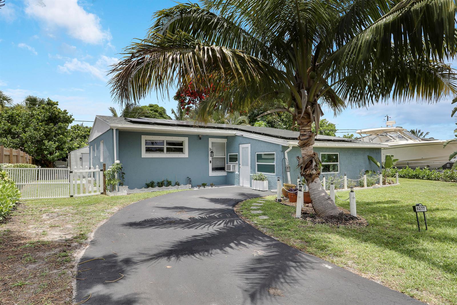 9277 Bloomfield Drive, Palm Beach Gardens FL 33410 photo 3