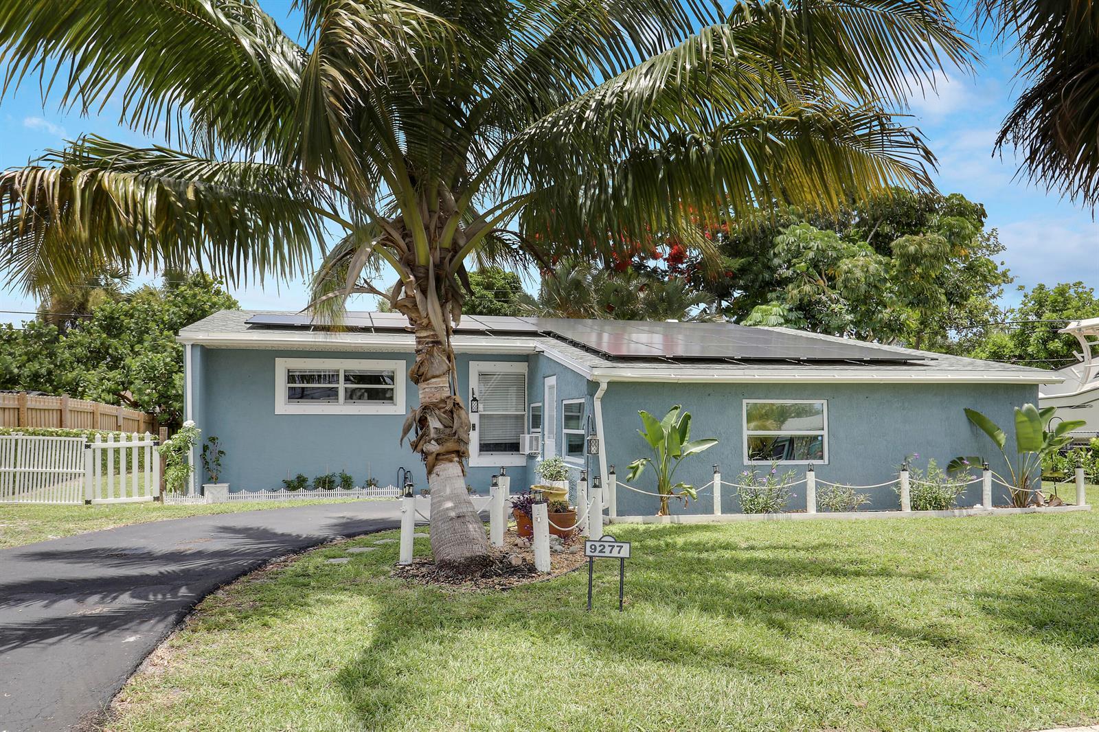 9277 Bloomfield Drive, Palm Beach Gardens FL 33410