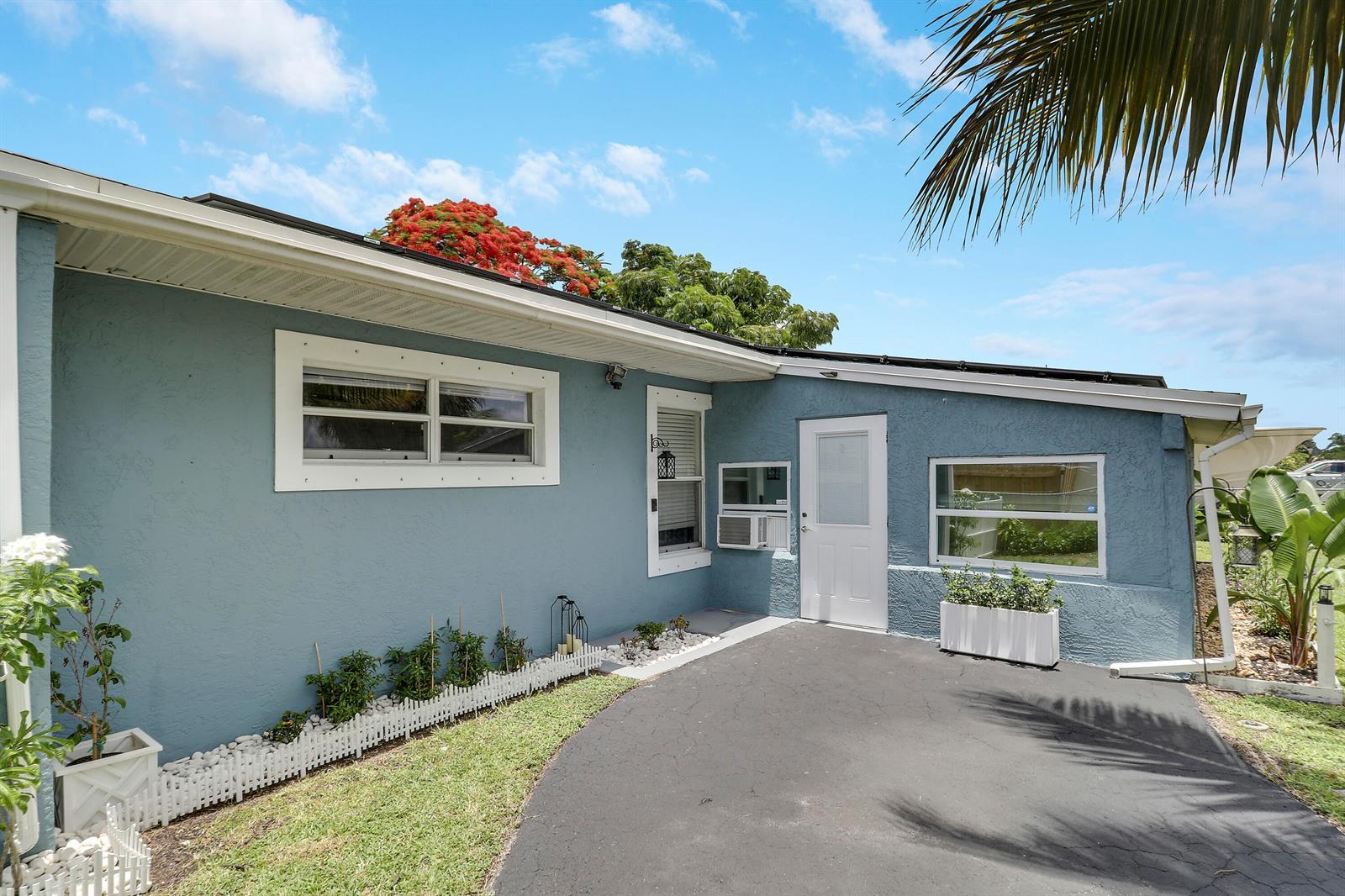 9277 Bloomfield Drive, Palm Beach Gardens FL 33410 photo 4