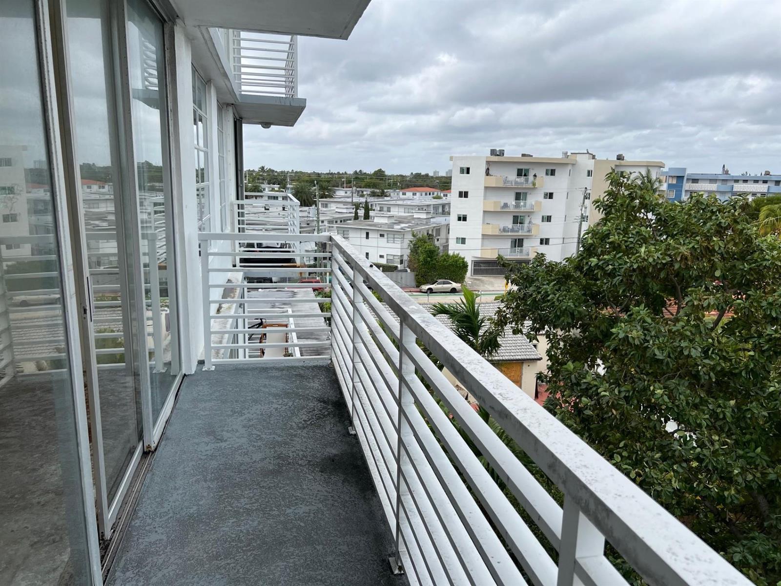7800 Carlyle Avenue # 5E, Miami Beach FL 33141 photo 3
