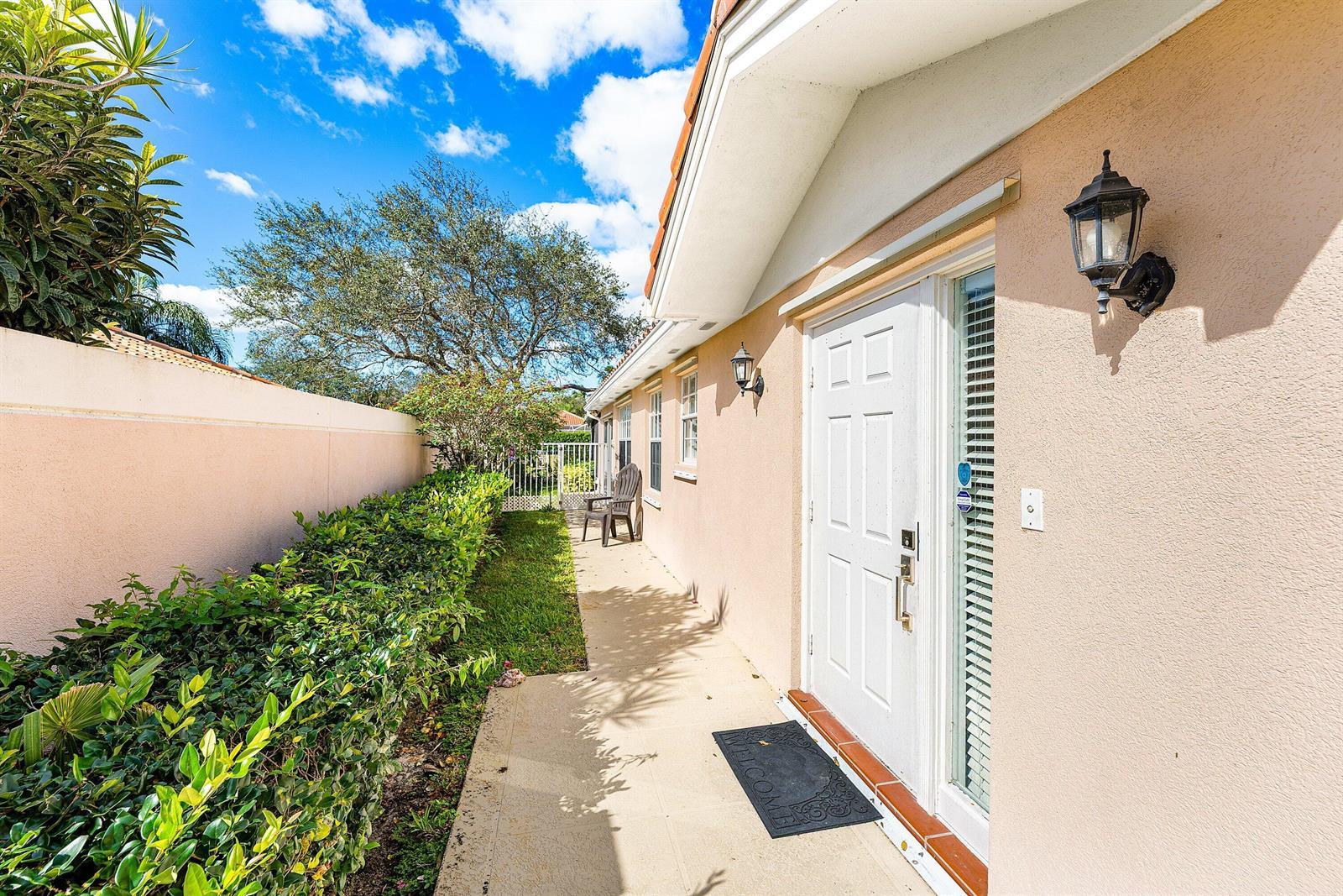 2841 Livingston Lane, West Palm Beach FL 33411 photo 3