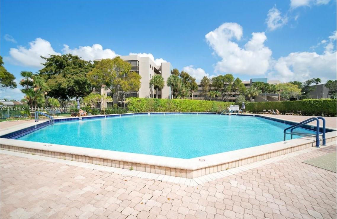 1100 Colony Point Cir # 518, Pembroke Pines FL 33026 photo 2