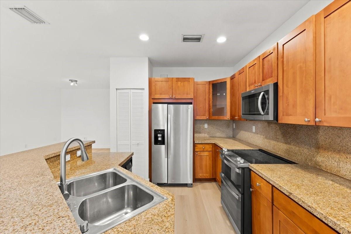 10821 NW 76th Lane # 10821, Doral FL 33178 photo 5