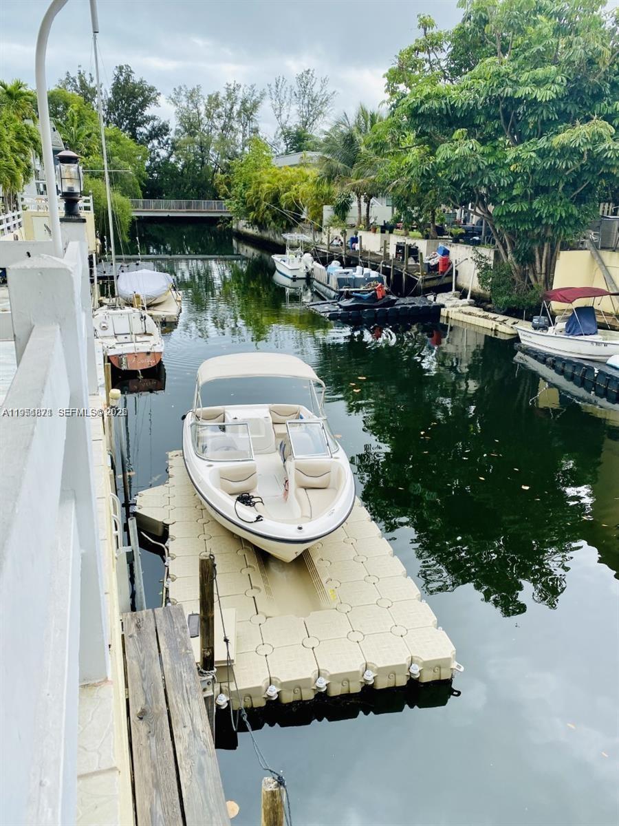 North Miami, FL 33181 photo 5