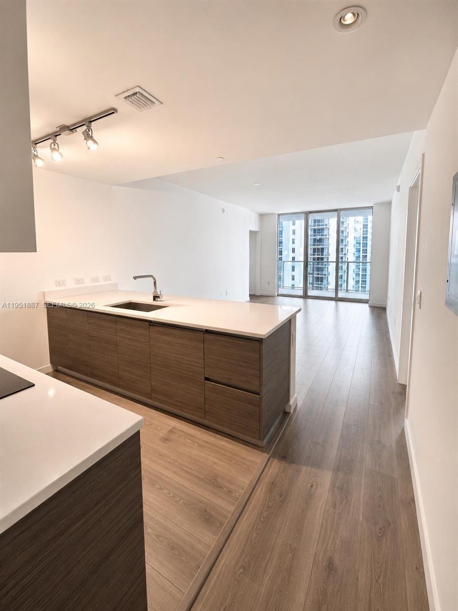 1100 S Miami Ave # 2111, Miami FL 33130 photo 3