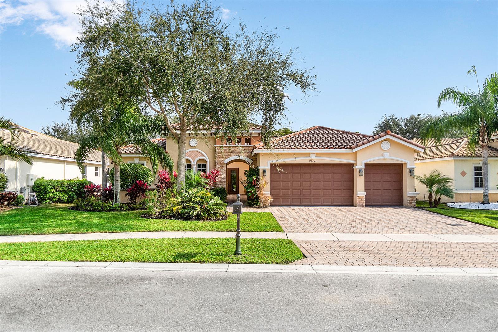 9466 Campi Drive, Lake Worth FL 33467 photo 2