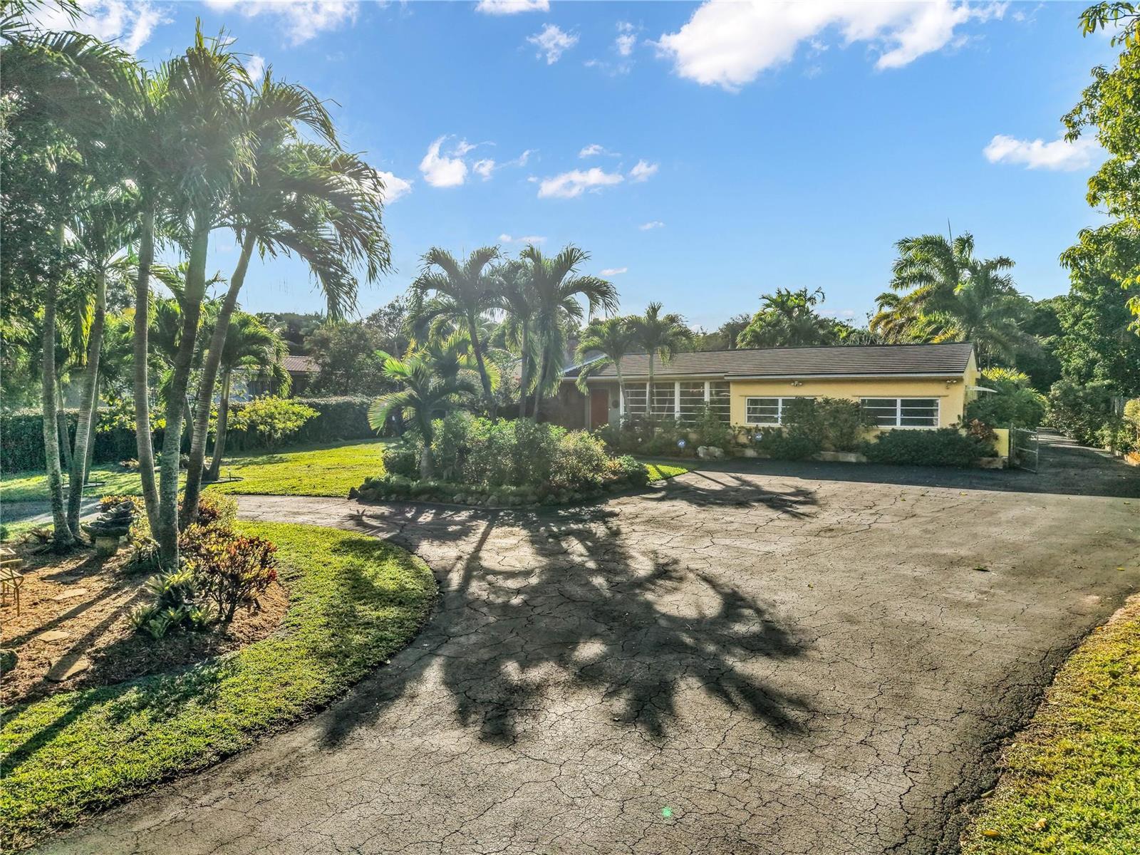 13920 N Miami Avenue, Miami FL 33168 photo 2
