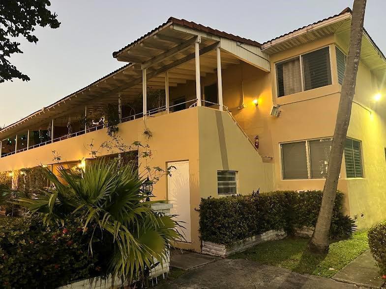 30 Park Drive # 15, Bal Harbour FL 33154