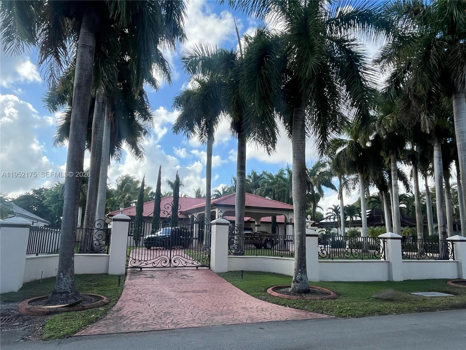 450 NW 130th Ave, Miami FL 33182 photo 2