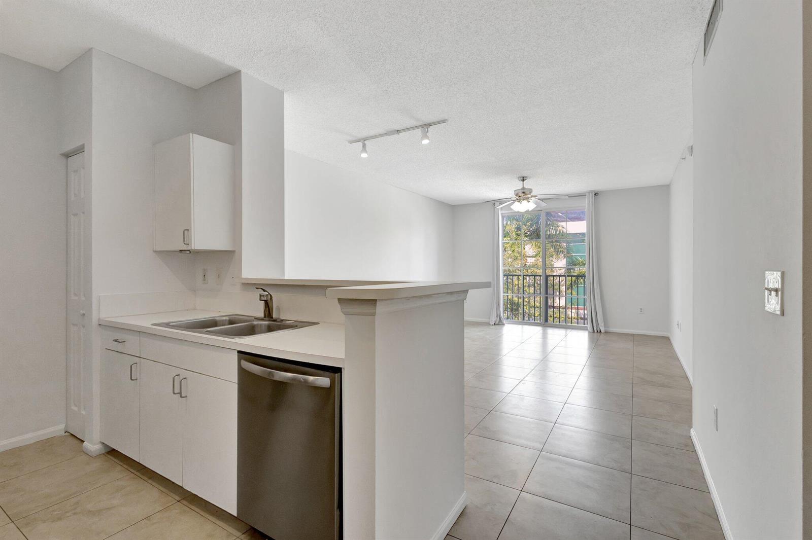 720 S Sapodilla Avenue # 303, West Palm Beach FL 33401