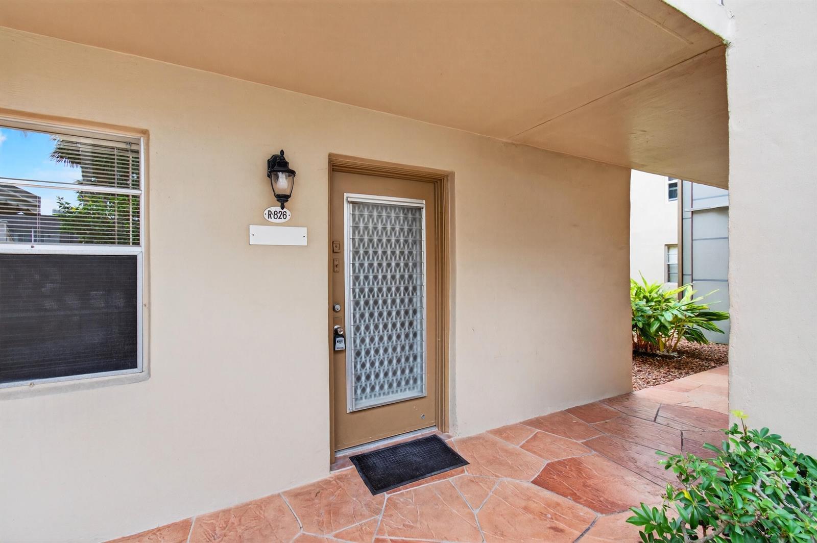 826 Normandy R, Delray Beach FL 33484 photo 3
