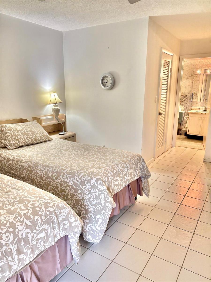 19 Golfs Edge F, West Palm Beach FL 33417 photo 4